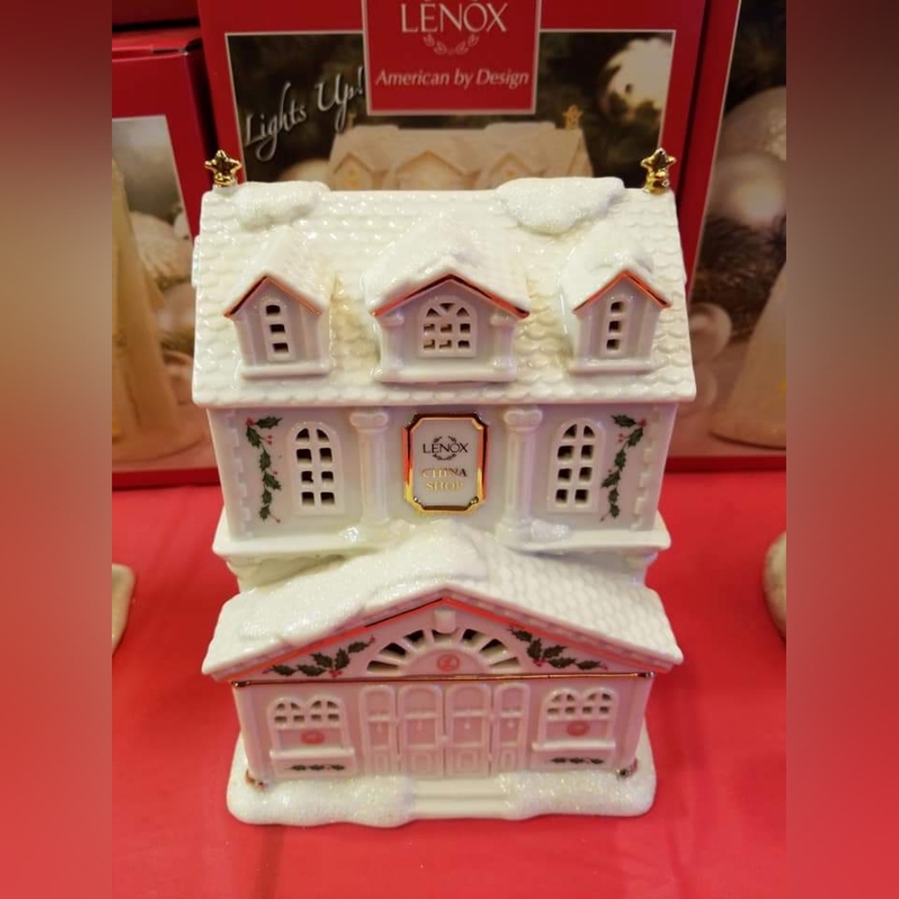 Lenox Chrismas Village Rare and Vintage  China Shop! Highy Collectible. NIB